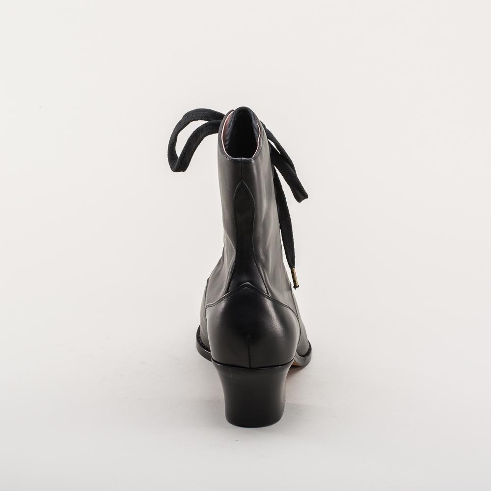 American Duchess Ireland: Paris Women's Boots (Black)